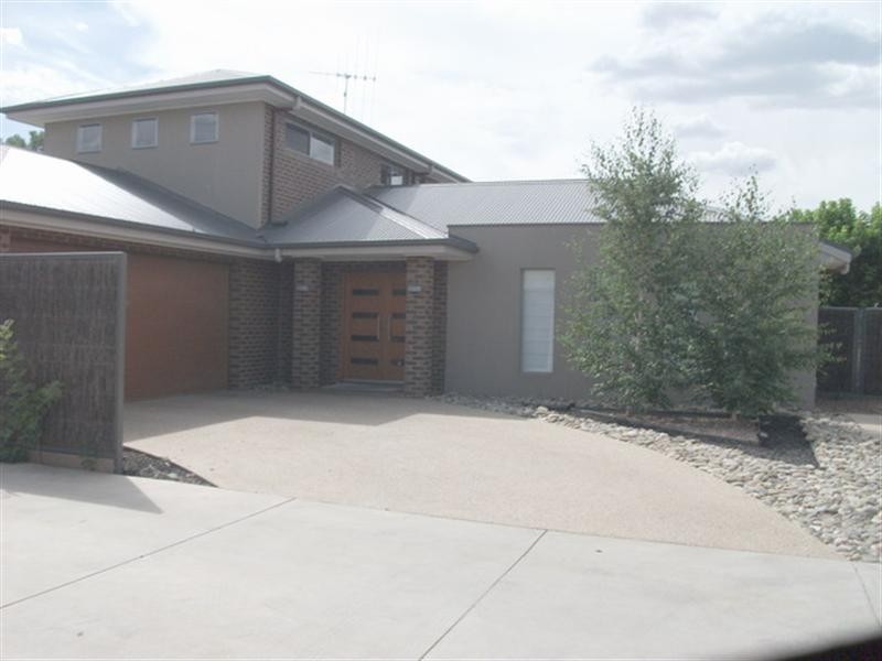 2/16 Echuca Street, Moama NSW 2731