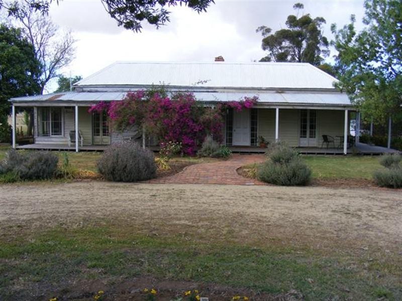 2070 Perricoota Road, Moama NSW 2731