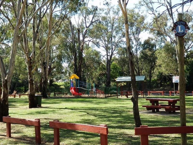 8 Grayson Terrace, Echuca VIC 3564