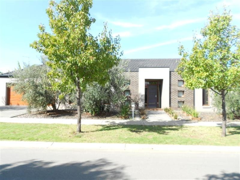 2 Victoria Place, Echuca VIC 3564