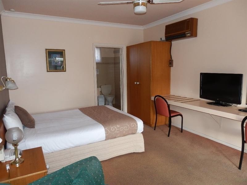 340 Ogilvie Avenue, Echuca VIC 3564