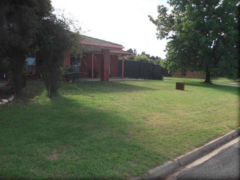 12 Lawson Drive, Moama NSW 2731