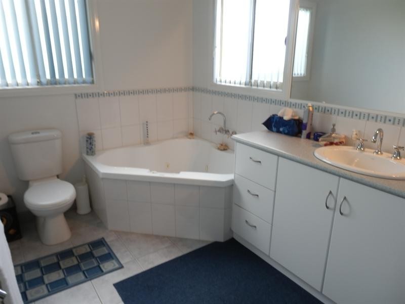 64 Swan Boulevard, Moama NSW 2731