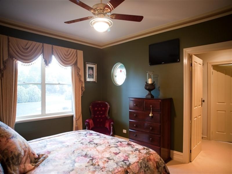 4 Jess Drive, Rochester VIC 3561