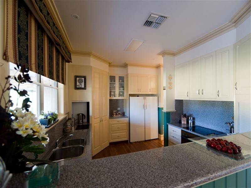 4 Jess Drive, Rochester VIC 3561