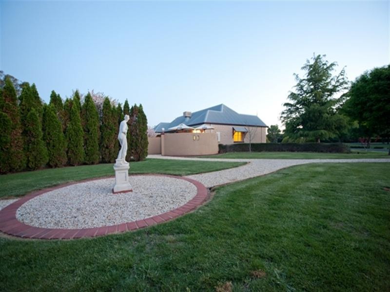 4 Jess Drive, Rochester VIC 3561