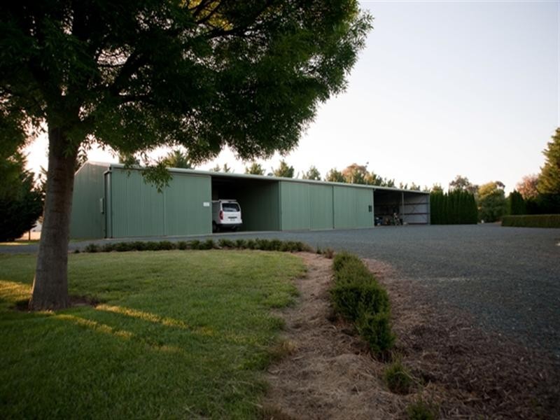 4 Jess Drive, Rochester VIC 3561