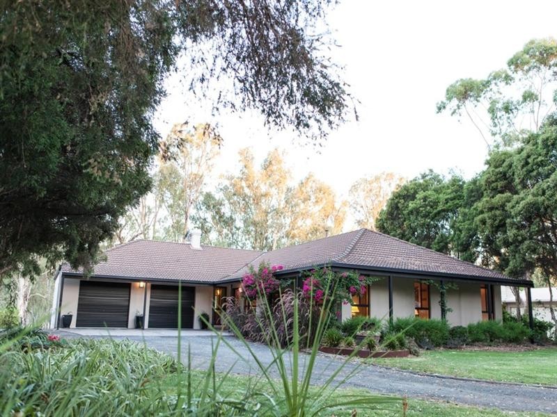 72 WHARPARIILA Drive, Echuca VIC 3564