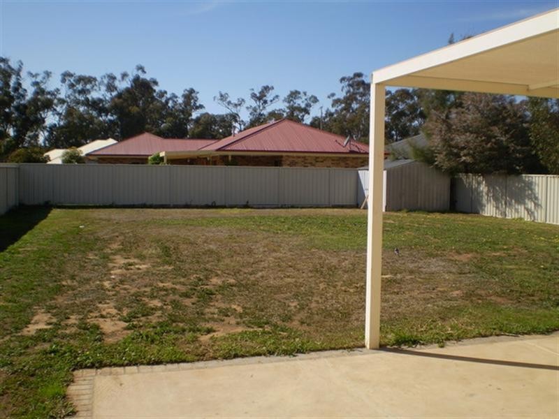17 Glencoe Boulevard, Moama NSW 2731