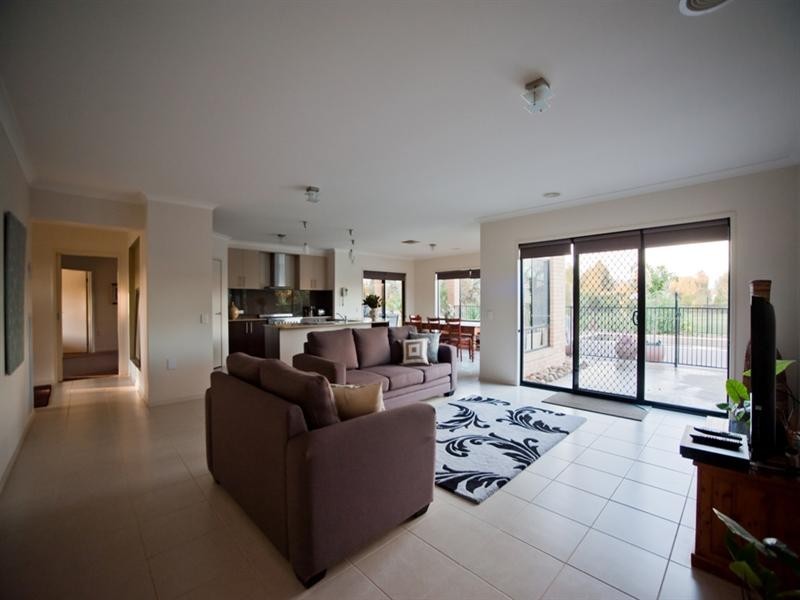 66 Chelsworth Drive, Echuca VIC 3564