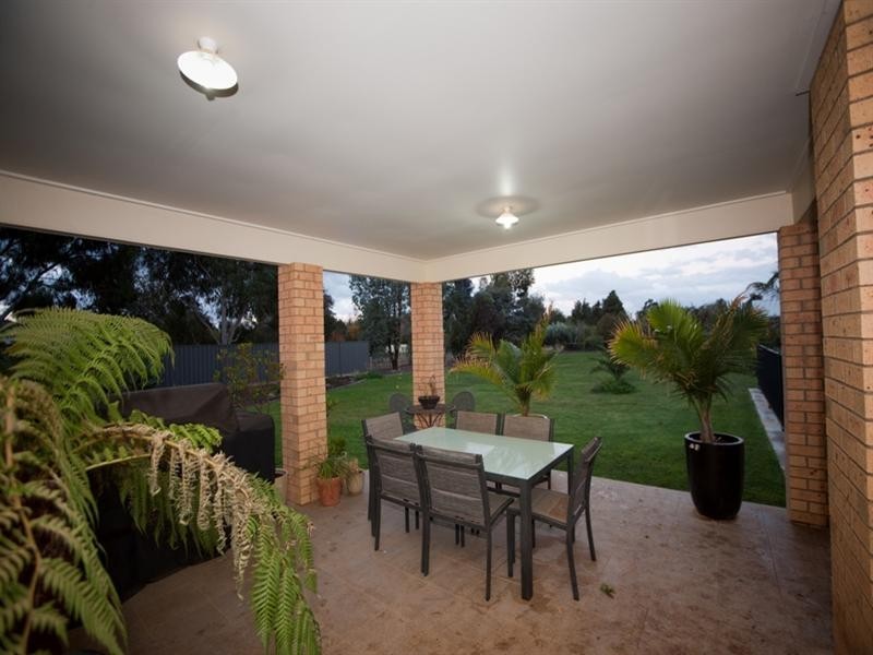 66 Chelsworth Drive, Echuca VIC 3564