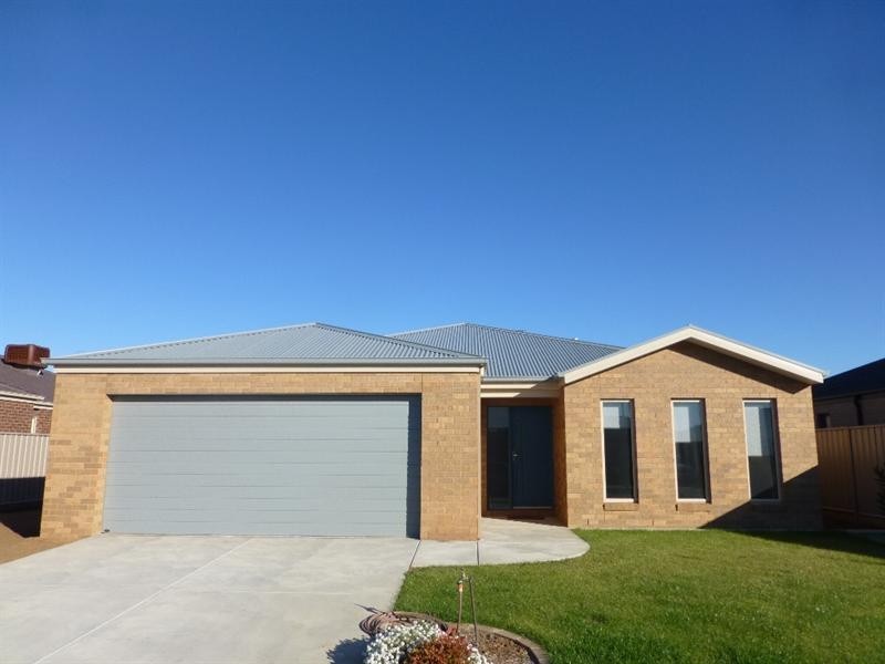 24 Lynch Drive, Echuca VIC 3564