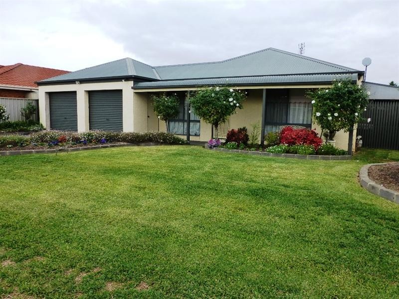 6 Genevieve Avenue, Echuca VIC 3564