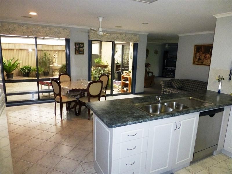 6 Genevieve Avenue, Echuca VIC 3564