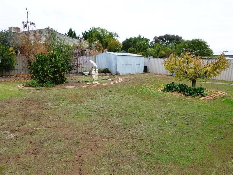 6 Genevieve Avenue, Echuca VIC 3564