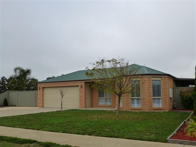 6 Grange Court, Echuca VIC 3564