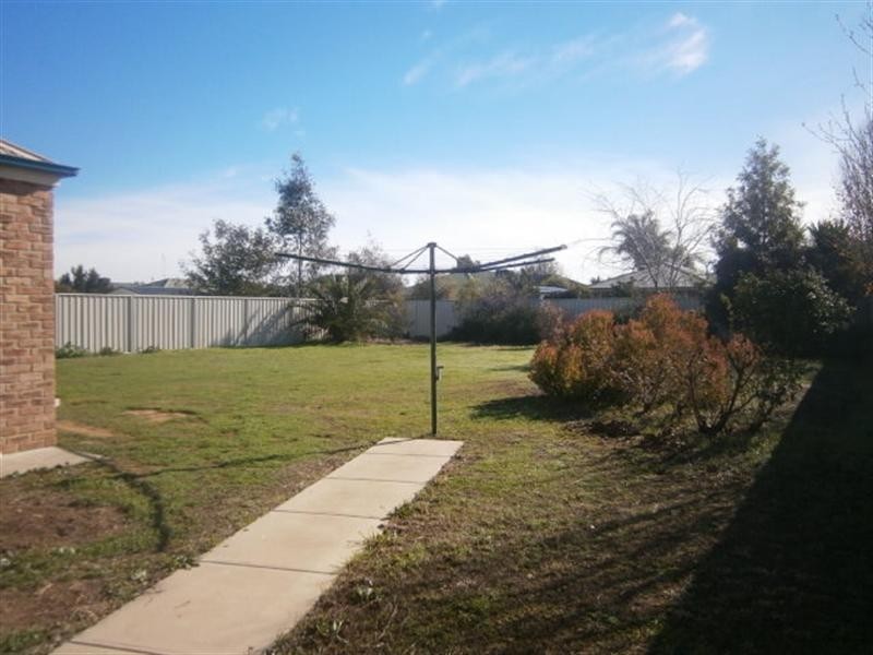 74 Ogilvie Avenue, Echuca VIC 3564