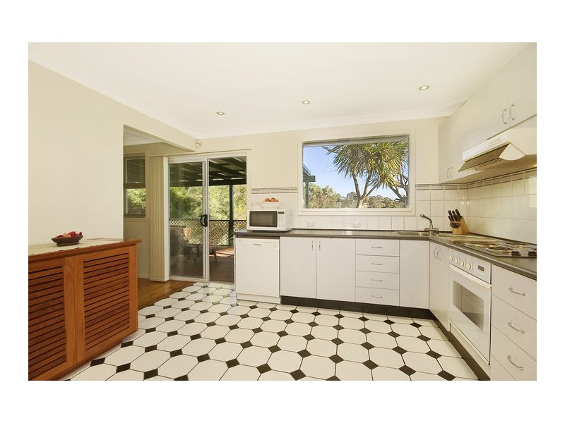 4 Surveyor Avenue, Heathcote NSW 2233