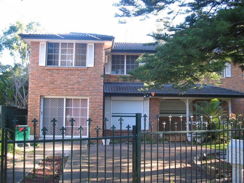 35 Bell Crescent, Fairfield NSW 2165