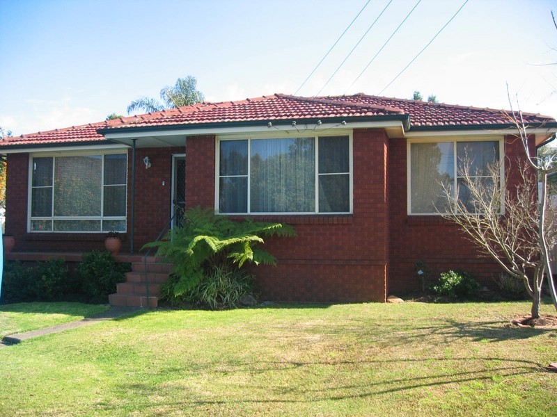 4 Cullis Place, Woodpark NSW 2164