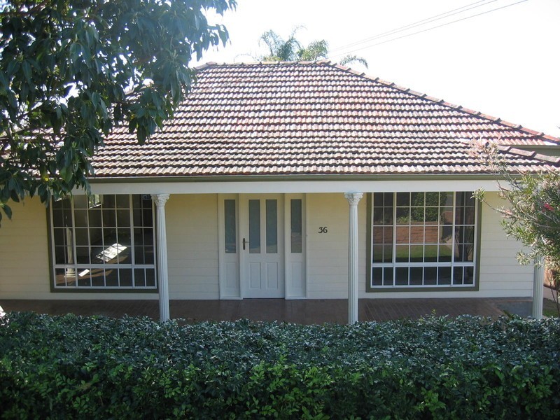 36 William St ( Off Walpole St ), Merrylands NSW 2160