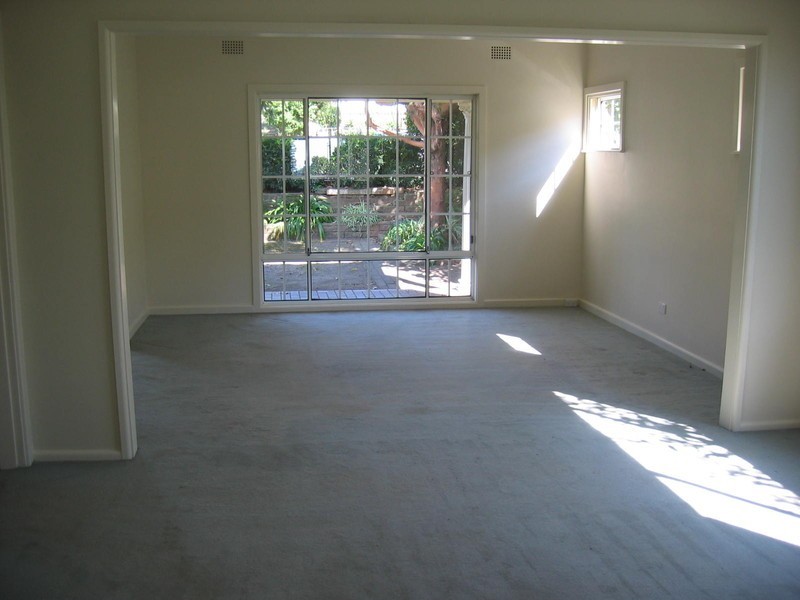 36 William St ( Off Walpole St ), Merrylands NSW 2160