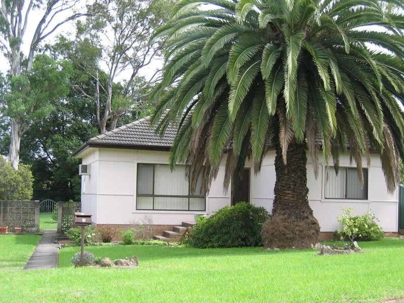 4 Dell Street, Woodpark NSW 2164