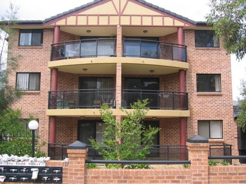 14/10 Todd Street, Merrylands West NSW 2160
