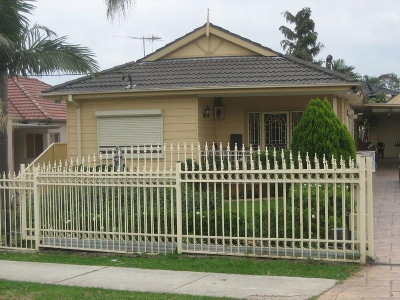 4 Lomond Street, Guildford NSW 2161