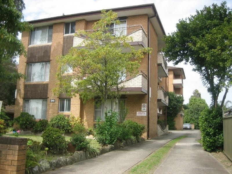 10/35 Blaxcell Street, Granville NSW 2142
