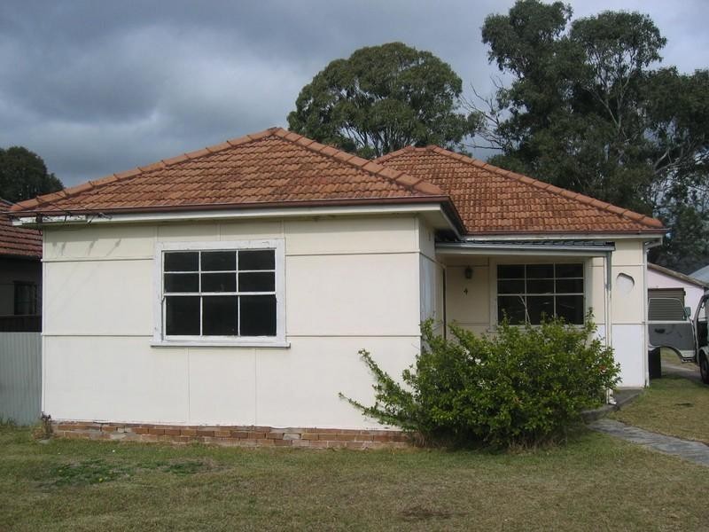 4 Desmond Street, Merrylands NSW 2160