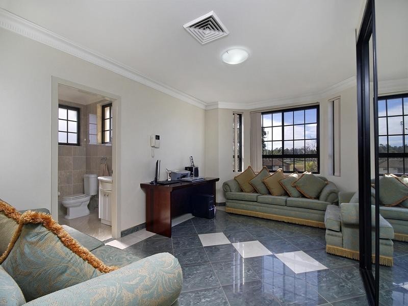 100 Boronia Street, South Wentworthville NSW 2145