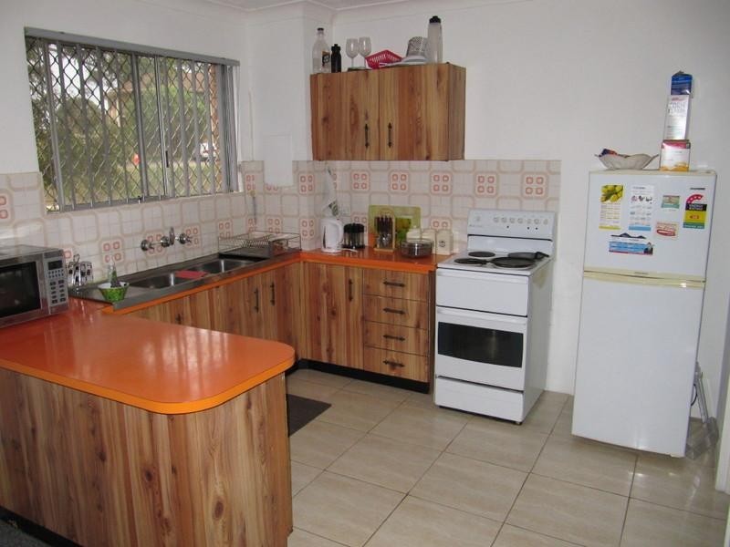 2/47 Kenyons Road, Merrylands NSW 2160