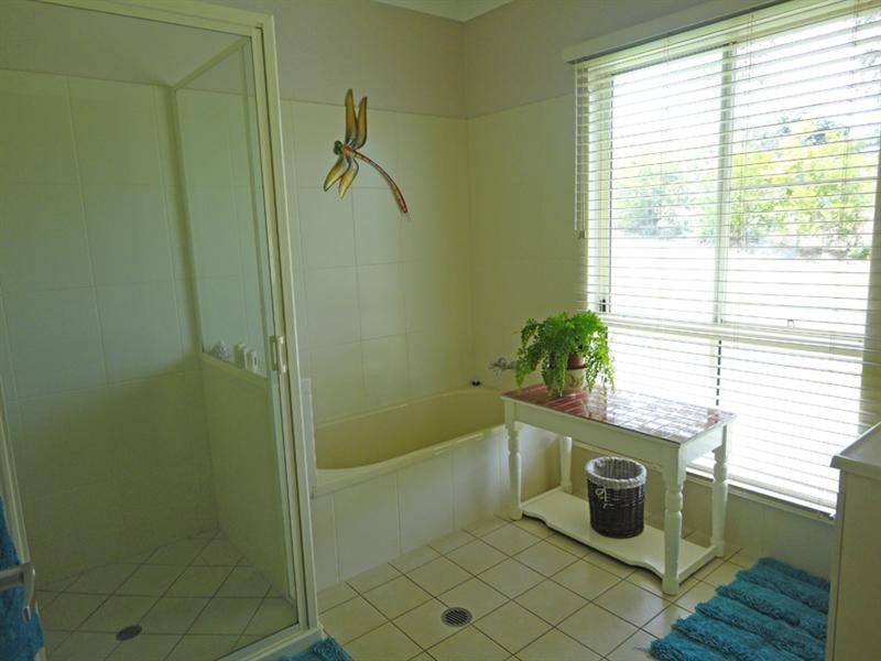 13 Moffat Drive, Tolga QLD 4882