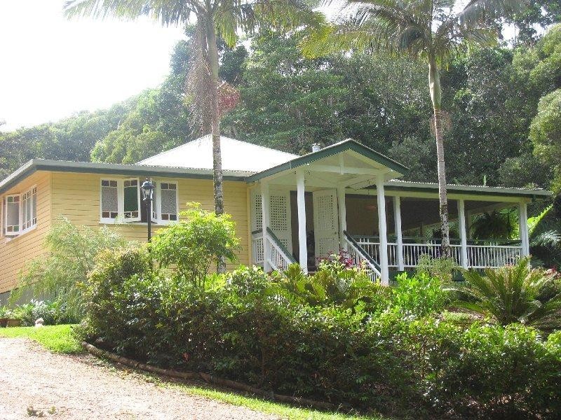 16 Maclean Road, Yungaburra QLD 4884