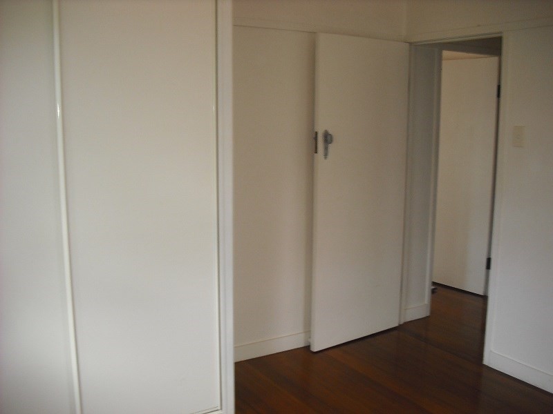 11 Church Street, Tinaroo QLD 4872