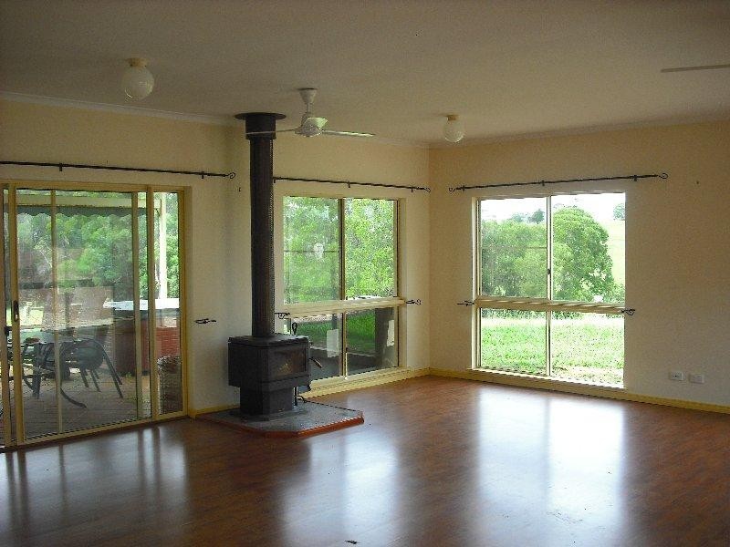 124 Russell Road, Yungaburra QLD 4884