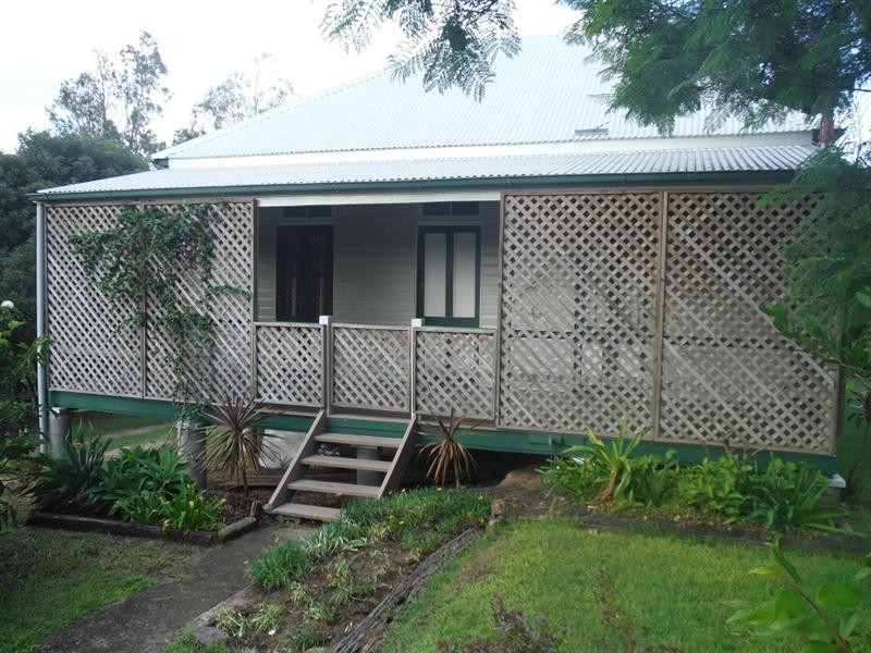 32 Grace Street, Herberton QLD 4887
