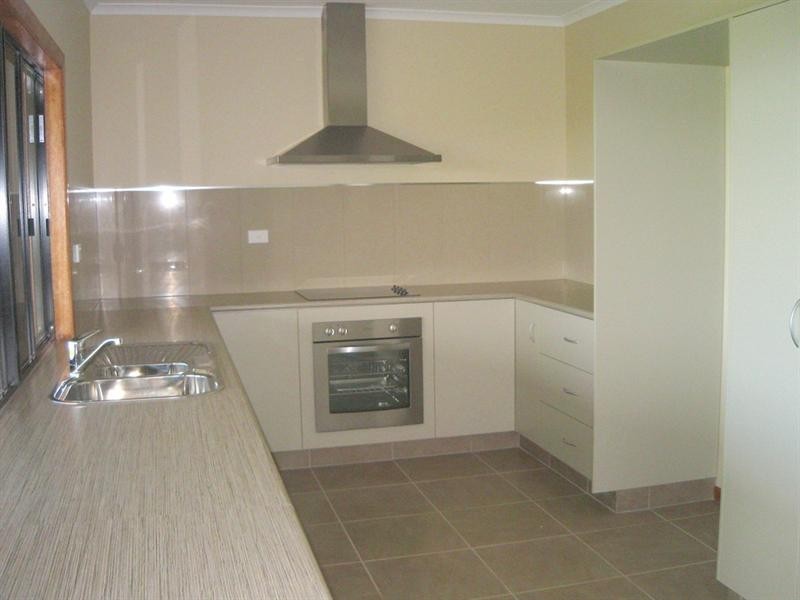 11 Neal Street, Atherton QLD 4883