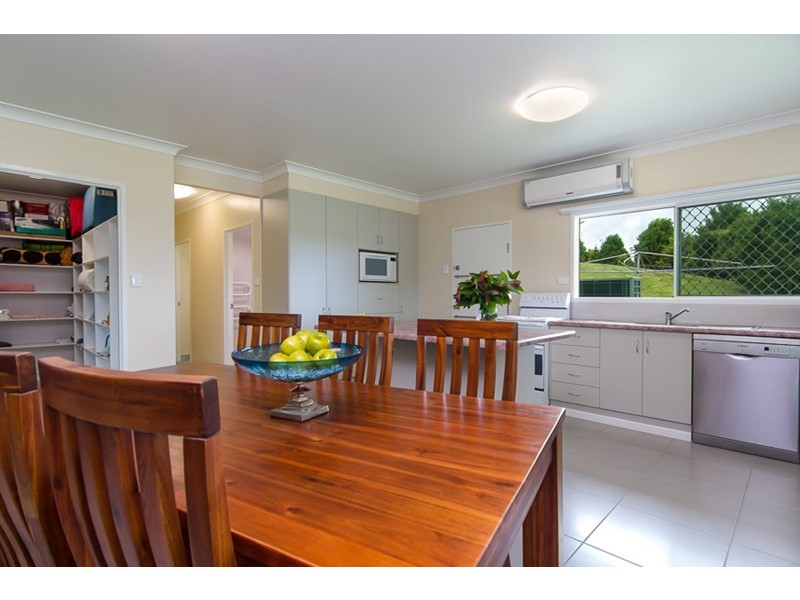 11 Bruce Road, Yungaburra QLD 4884
