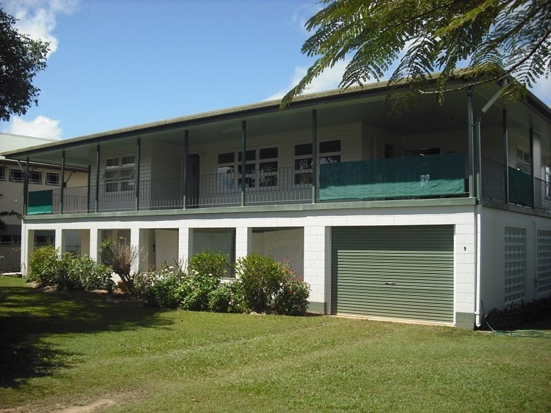 9 Barron Street, Tinaroo QLD 4872