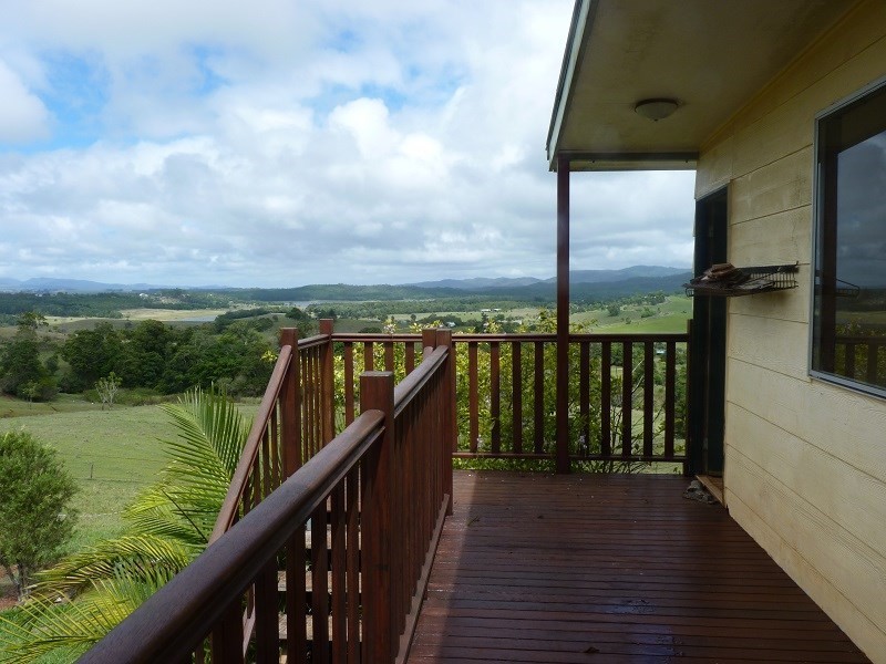266 powley Road, Lake Eacham QLD 4884