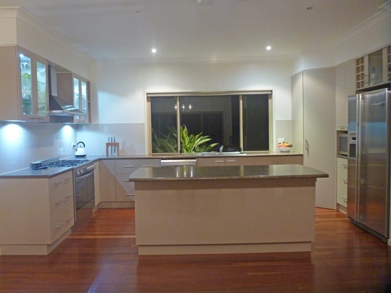 13 Eden Drive, Tinaroo QLD 4872