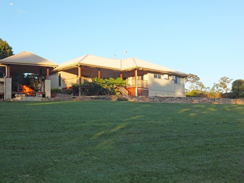 13 Eden Drive, Tinaroo QLD 4872