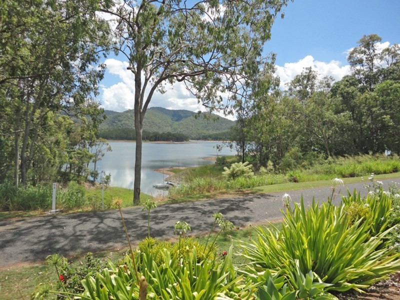 Tinaroo QLD 4872