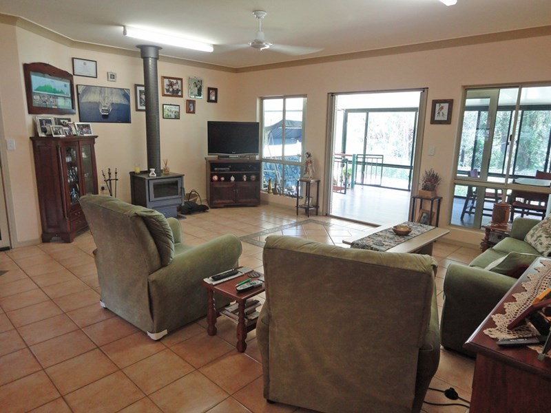 Tinaroo QLD 4872