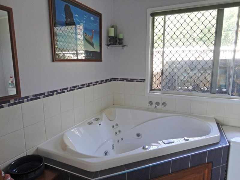 Lake Eacham QLD 4884