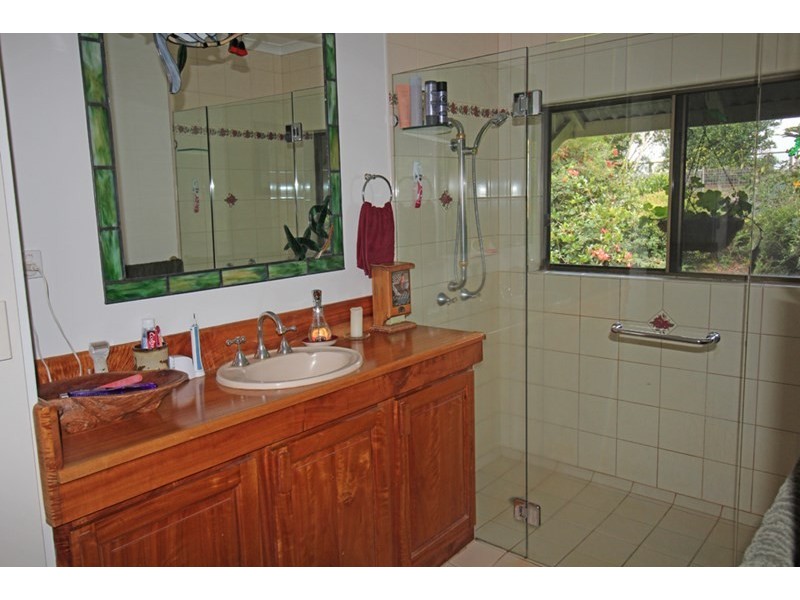 Lake Eacham QLD 4884