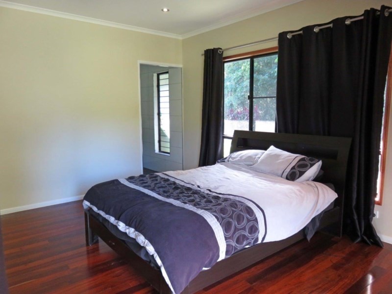 Lake Eacham QLD 4884