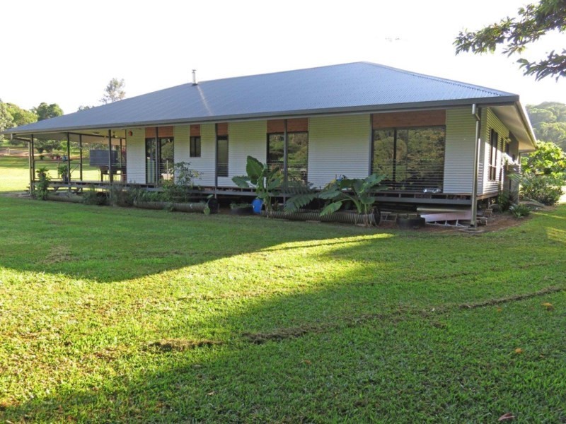 Lake Eacham QLD 4884